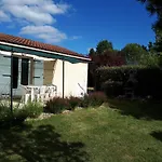 Le Hameau Des Cardenals 펜션 Salviac